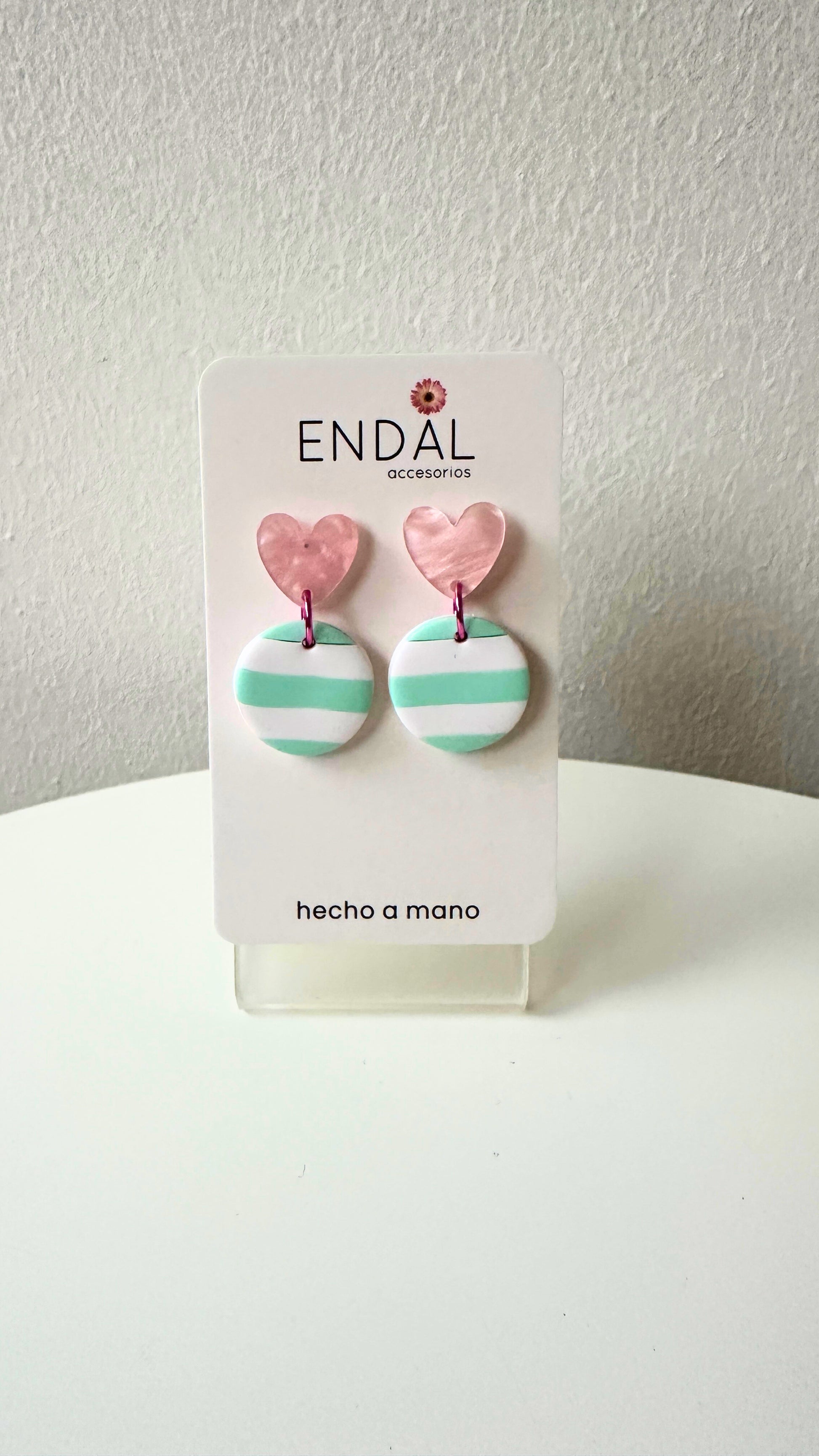 Aretes Famosos corazón rosa